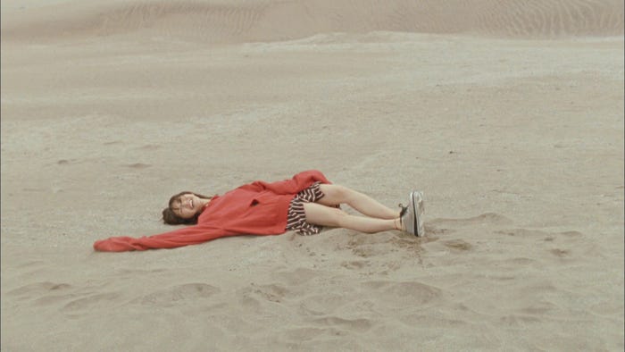 AKB48「11月のアンクレット」MVより(C)AKS