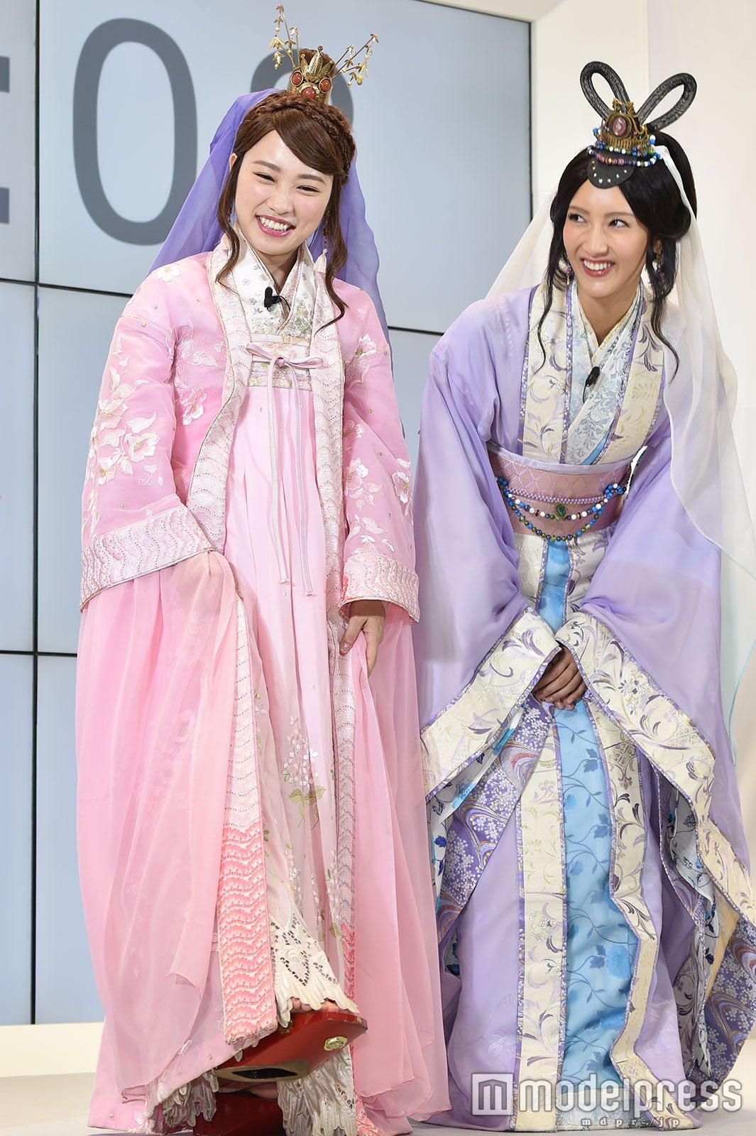 川栄李奈、菜々緒（C）モデルプレス