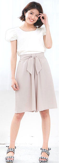 ねじりデザイン袖ツイストスリーブブラウストップス「神戸レタス」1990円(税込)/画像提供:神戸レタス