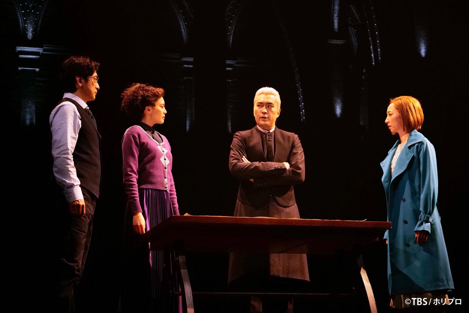 舞台『ハリー・ポッターと呪いの子』（C）TBS／ホリプロ