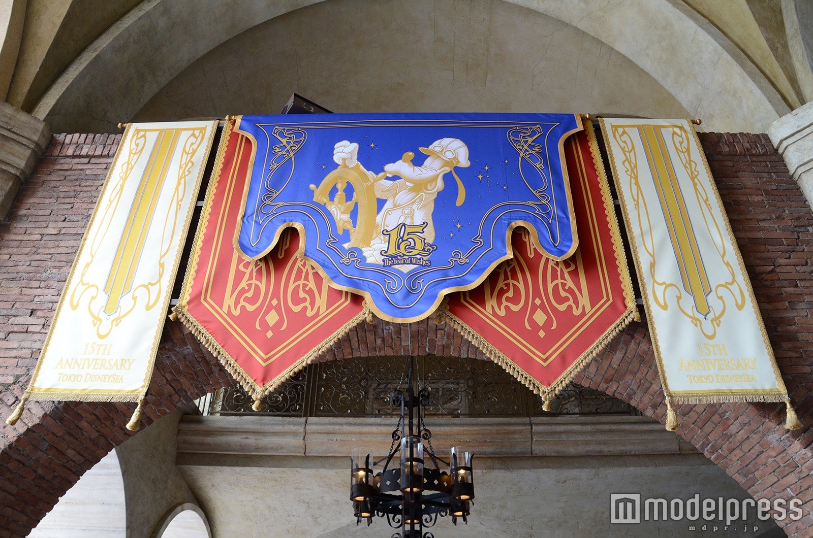 デコレーション／「東京ディズニーシー15周年“ザ・イヤー・オブ・ウィッシュ”」（C）モデルプレス
