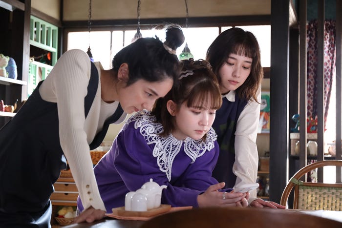 仁村紗和、畑芽育、堀田真由「若草物語―恋する姉妹と恋せぬ私―」第4話(C)日本テレビ