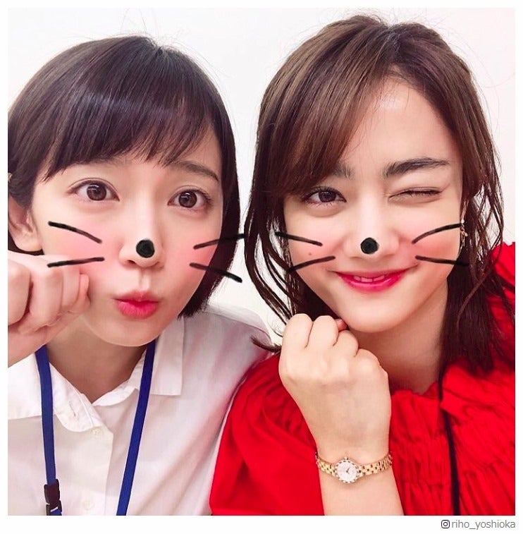 吉岡里帆＆谷まりあ、キュートな密着ショットに「可愛すぎる」「天使が2人」と絶賛の声
