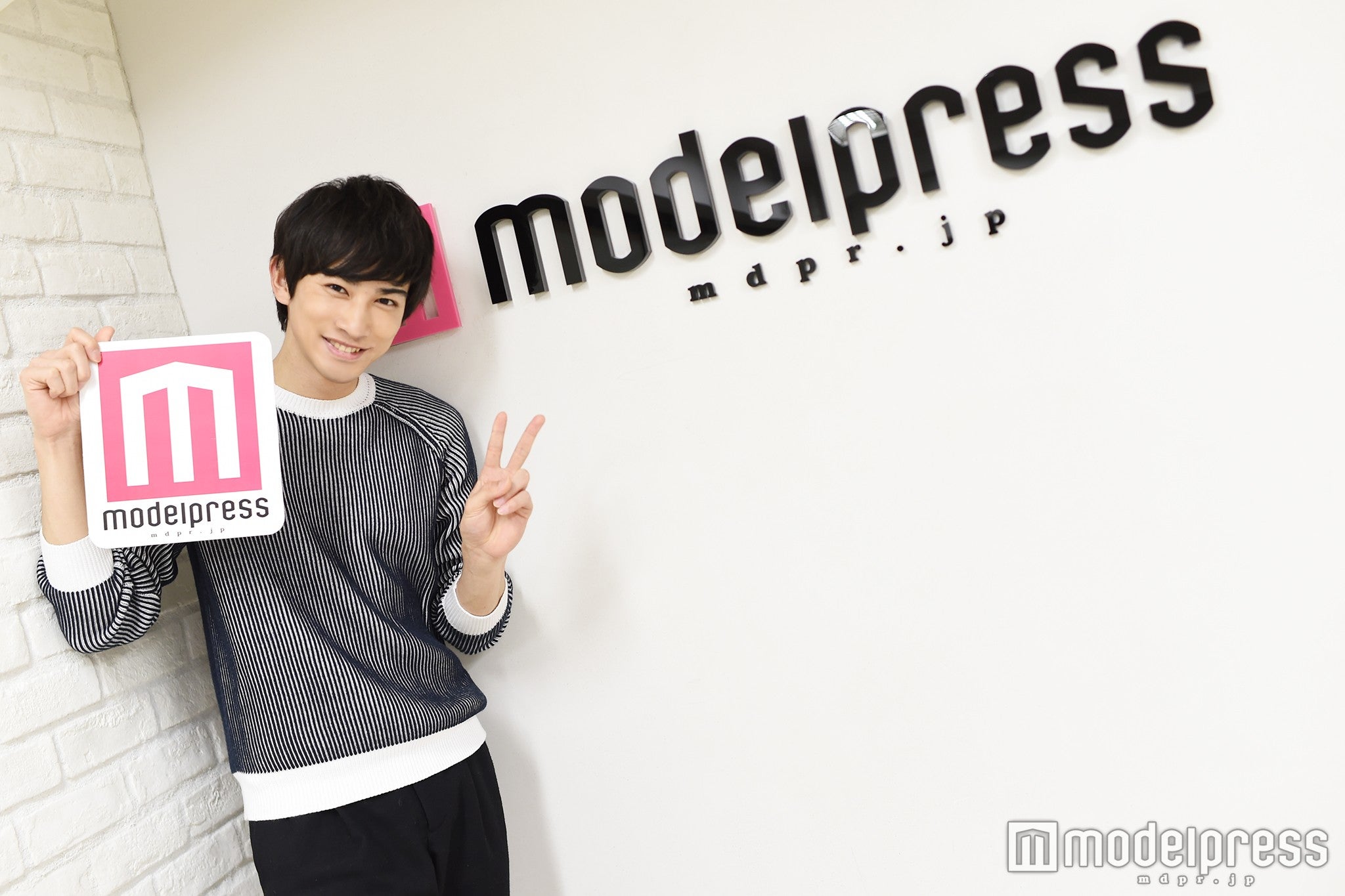 町田啓太、サイン入りチェキプレゼント＜モデルプレス読者限定
