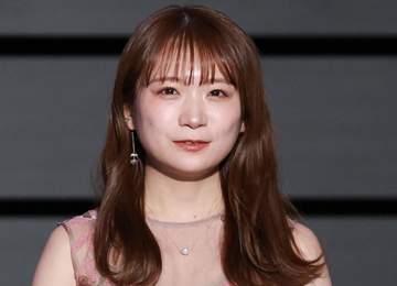 「すっぴん？」「気だるい表情も可愛すぎ」秋元真夏の自然体な自撮りにいいね！が2万件超