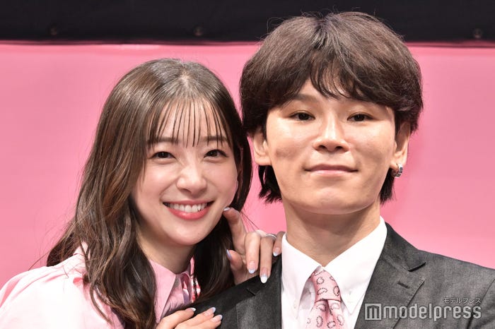 足立梨花、TATSU(C)モデルプレス