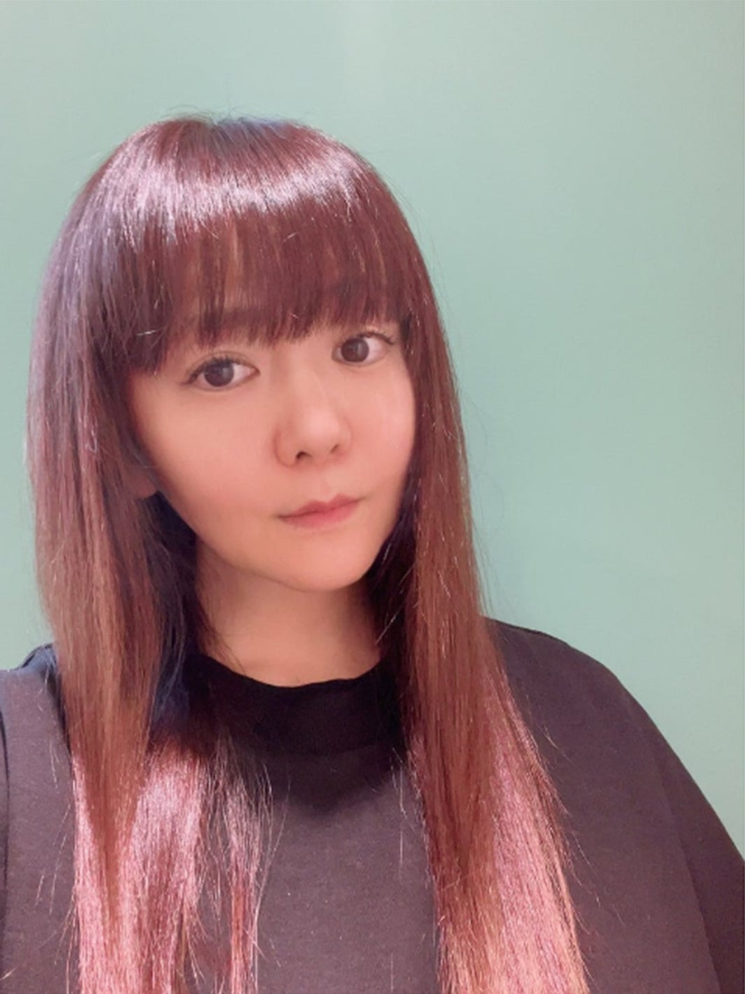 “30kg減量”成功の華原朋美、ピンクブラウンヘアにイメチェン「新鮮で素敵」「ぱっつん前髪も可愛い」の声