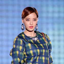 モデルとしてランウェイに登場したジュヨン