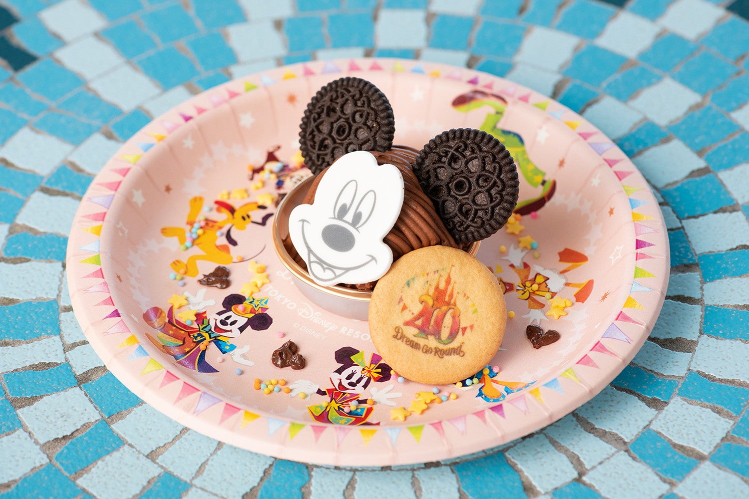 東京ディズニーリゾートに子ども向け特別メニュー　親子で楽しむコース料理＆自分で仕上げるミッキーマウスデザート