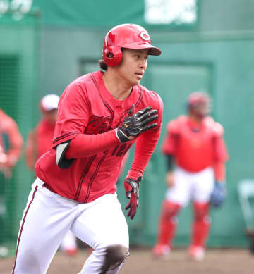 広島に新星現る！育成ドラ1・小林がシート打撃で床田らから3安打 打てる捕手が支配下へ猛アピール