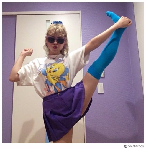 ぺこ、ミニスカでY字バランス「キワドイ」「柔らかすぎ」大胆開脚ショットに驚きの声