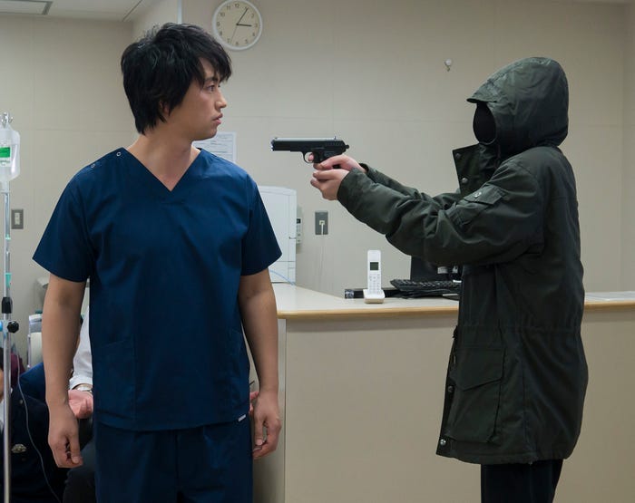 (左)斎藤工(C)テレビ東京