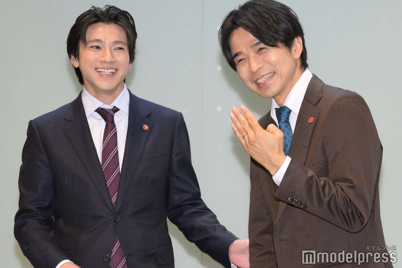 結婚指輪見せるポーズで会場沸かす井ノ原快彦、横で見守る山田裕貴（C）モデルプレス