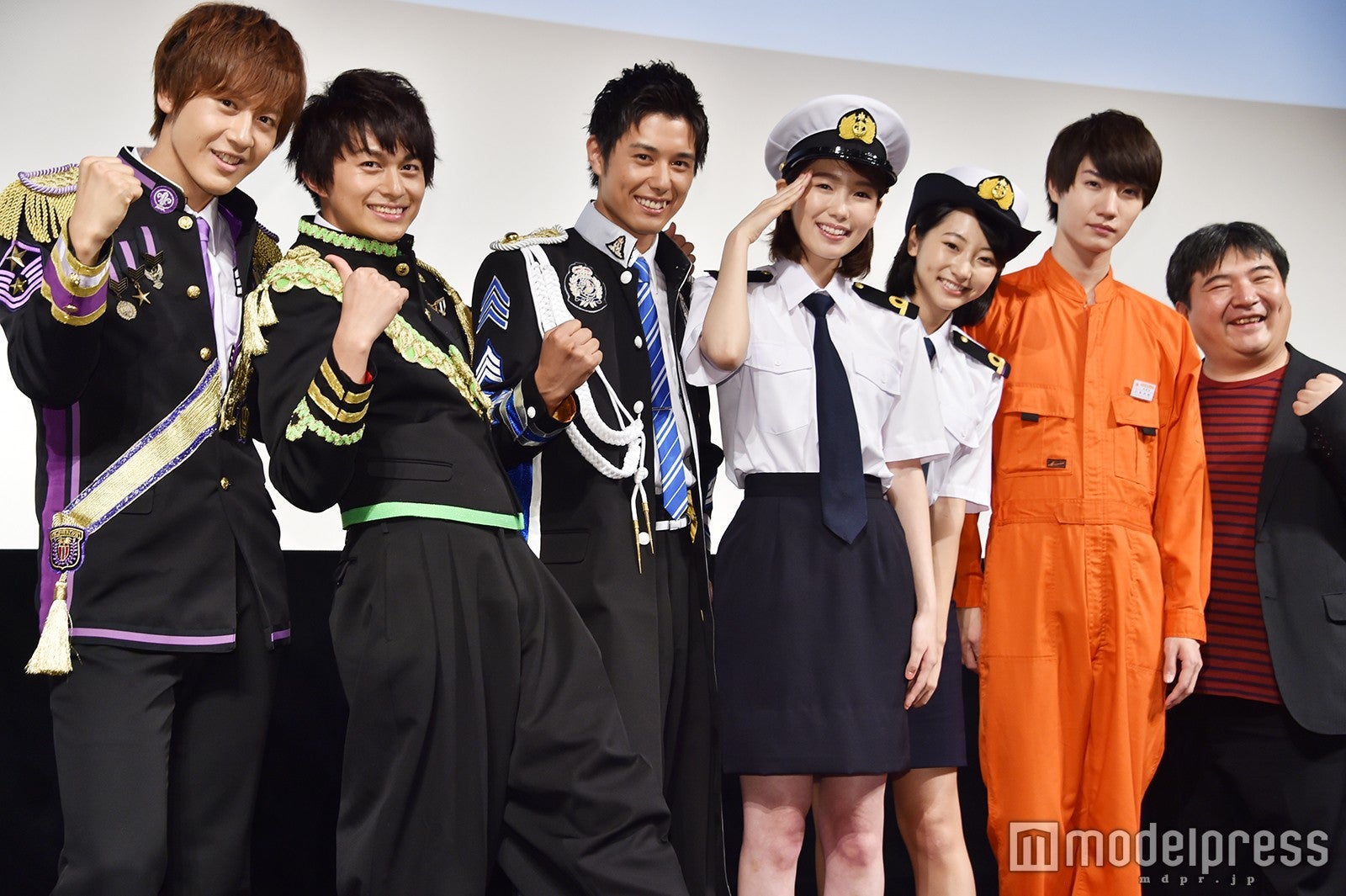 土田拓海、小林豊、勇翔（BOYS AND MEN）、飯豊まりえ、武田玲奈、桜田通、井口昇監督（C）モデルプレス