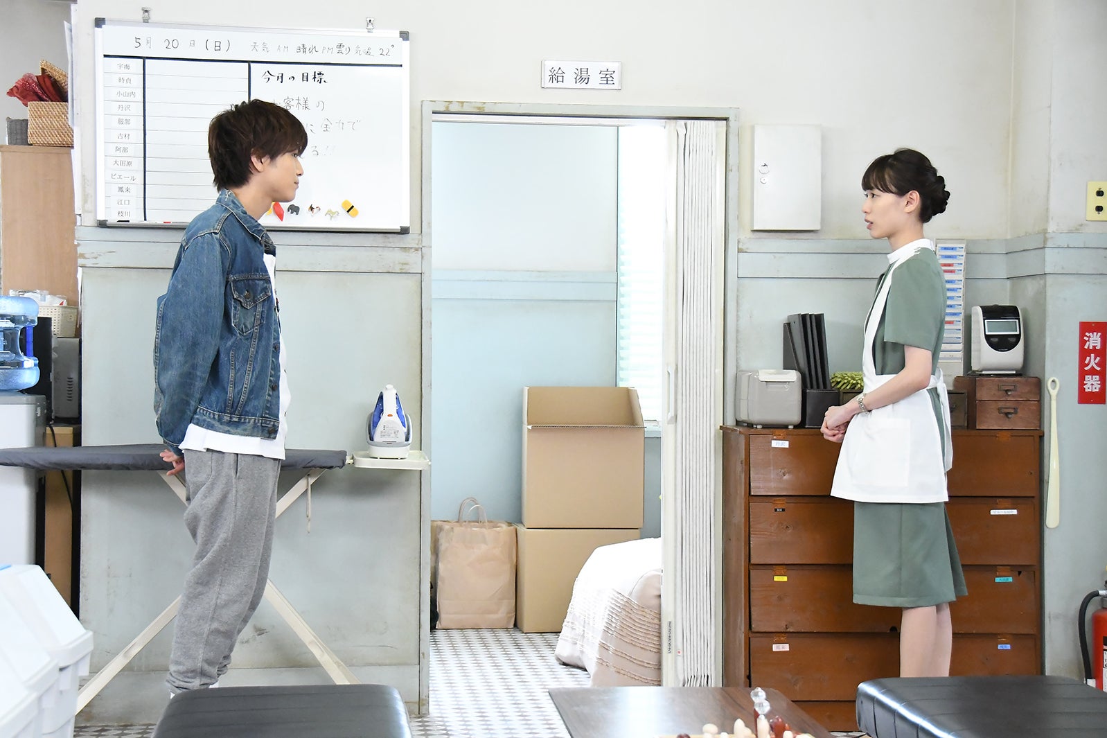 岩田剛典、戸田恵梨香／「崖っぷちホテル！」第7話より（C）日本テレビ