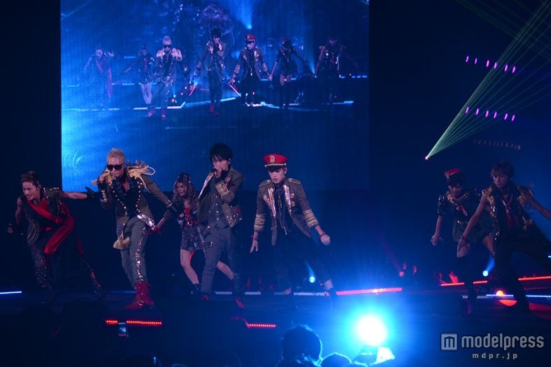 AAAのライブステージ