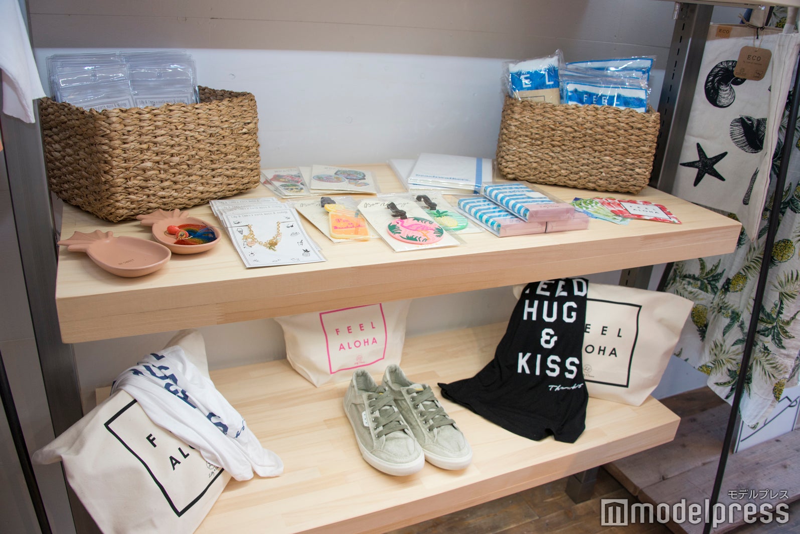 ハワイを感じる雑貨がそろう（C）モデルプレス