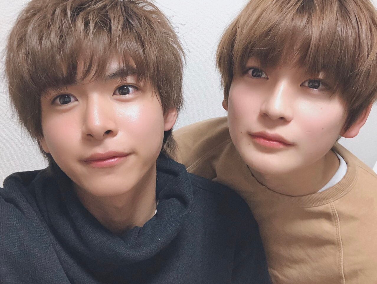 「仮面ライダーゼロワン」高橋文哉、小宮璃央「キラメイジャー」主演決定を祝福 「男子高生ミスターコン」出身者2ショットに反響