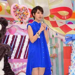 スラリ美脚を披露した剛力彩芽