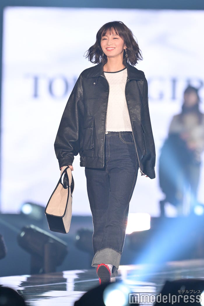岡崎紗絵(C)モデルプレス