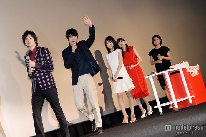 (左から)山田裕貴、福士蒼汰、有村架純、佐藤ありさ、黒島結菜