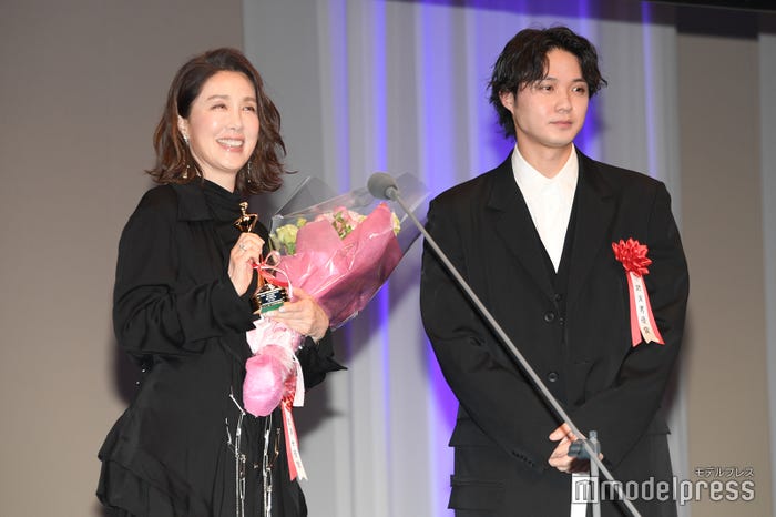 筒井真理子、磯村勇斗(C)モデルプレス