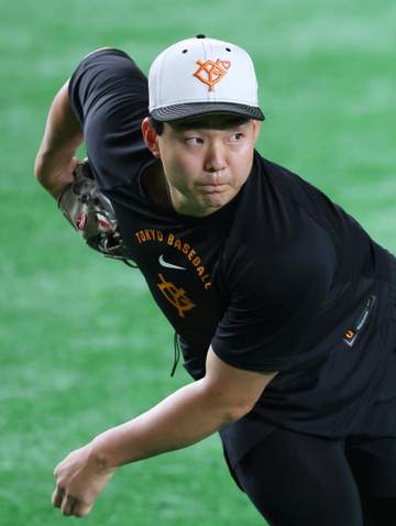 巨人に新加入の小笠原慎之介が来日後初ブルペンで30球「東京ドームでちょっと気分も高揚」 ボールの違和感なく全球種を投球