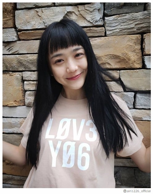松井愛莉、久々“黒髪”に「可愛い」「似合ってる」の声集まる