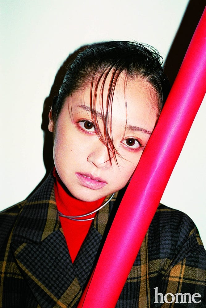 「安達祐実パーソナルマガジンhome(ホーム)」より(写真提供:カエルム)