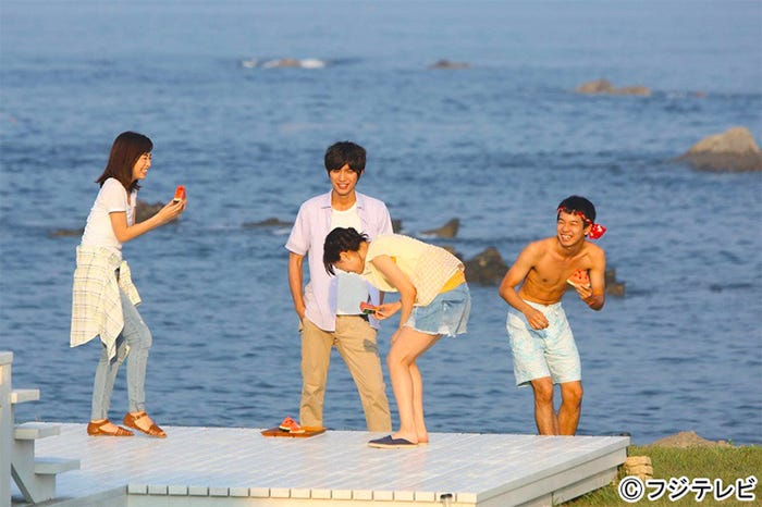 (左から)市川由衣、福士蒼汰、大原櫻子、太賀/『恋仲』第4話より(C)フジテレビ