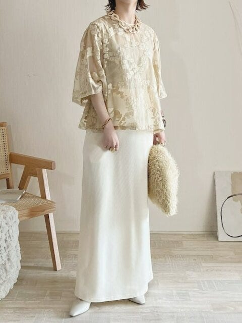 白スカート　コーデ　夏