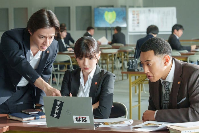 阿久津仁愛、倉科カナ、関口メンディ/ドラマ9「コーチ」場面写真(C)「コーチ」製作委員会