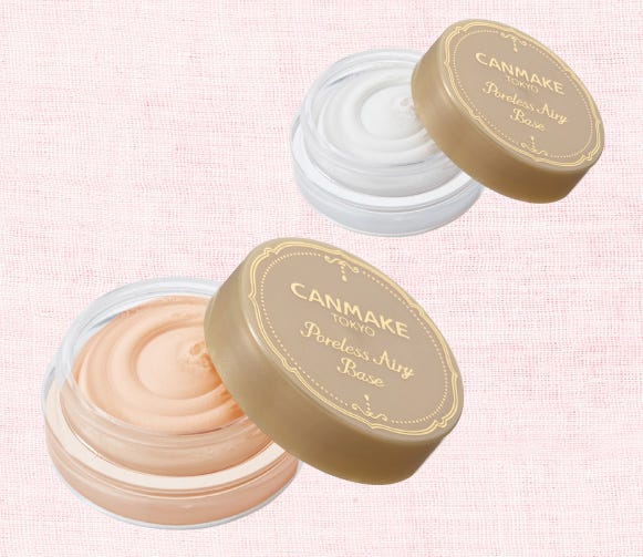 (左から)1月下旬から発売する「ポアレスエアリーベース 02ナチュラルベージュ」、「同 01ピュアホワイト(既存品)」(画像提供:株式会社井田ラボラトリーズ)