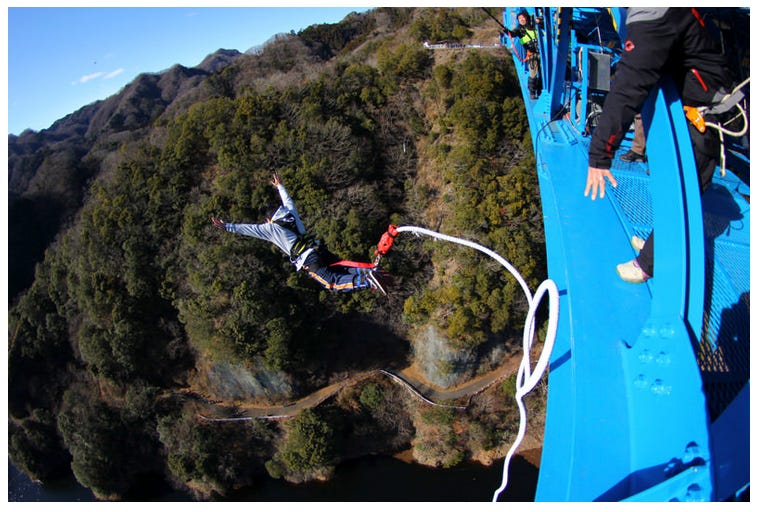 「Google」CMで話題のスリル満点な絶景バンジーができる場所って?