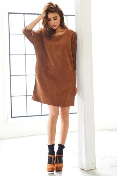 スウェード風ウエストリボンワンピース「Re:EDIT by GALSTAR」2,498円（税込）／画像提供：Re:EDIT by GALSTAR