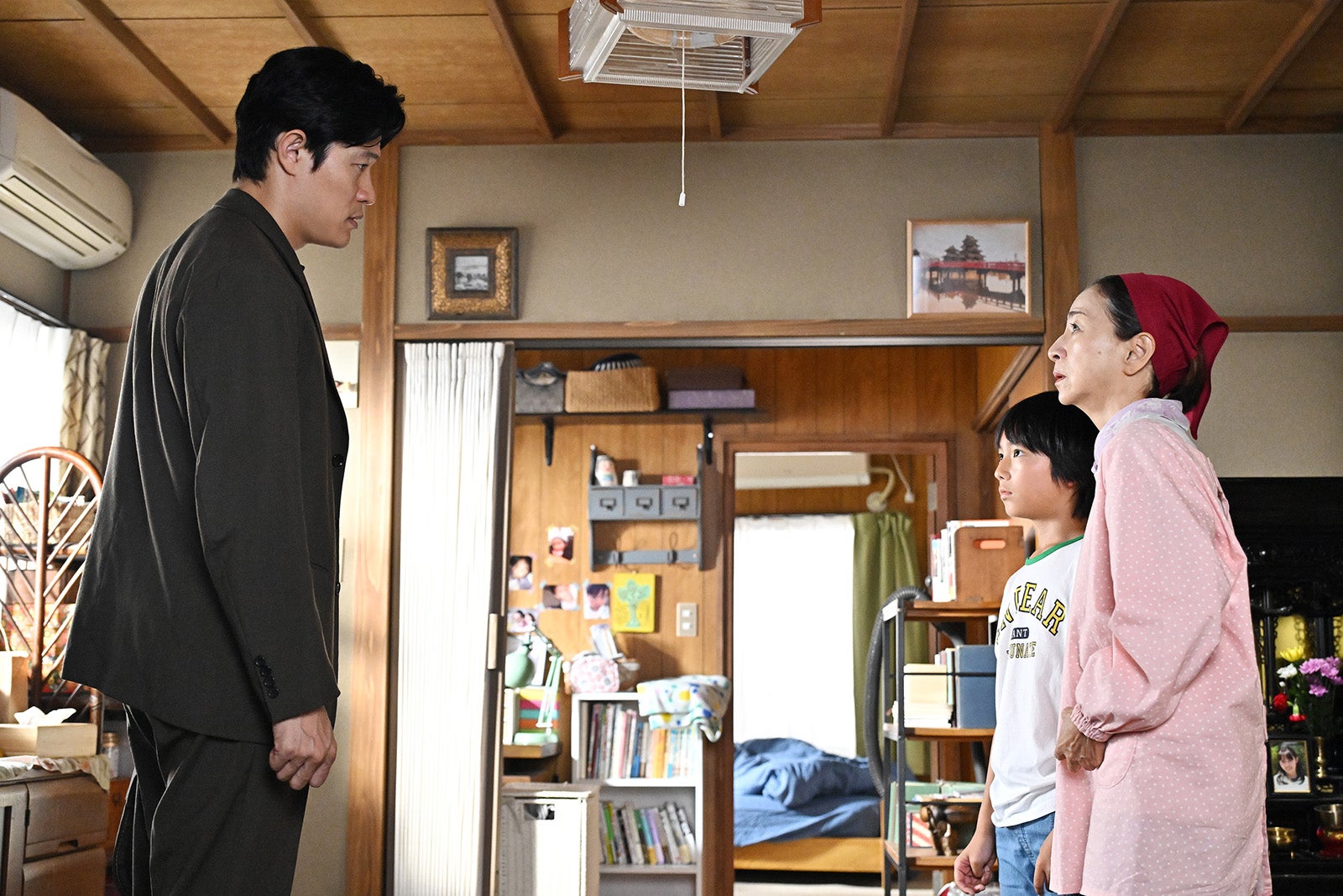 鈴木亮平、矢崎滉、原田美枝子「リブート」第9話（C）TBS