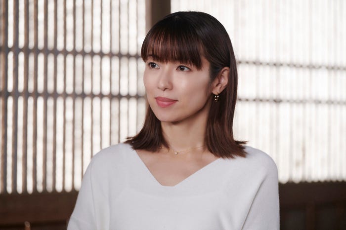 内山理名「法廷のドラゴン」第6話(C)「法廷のドラゴン」製作委員会