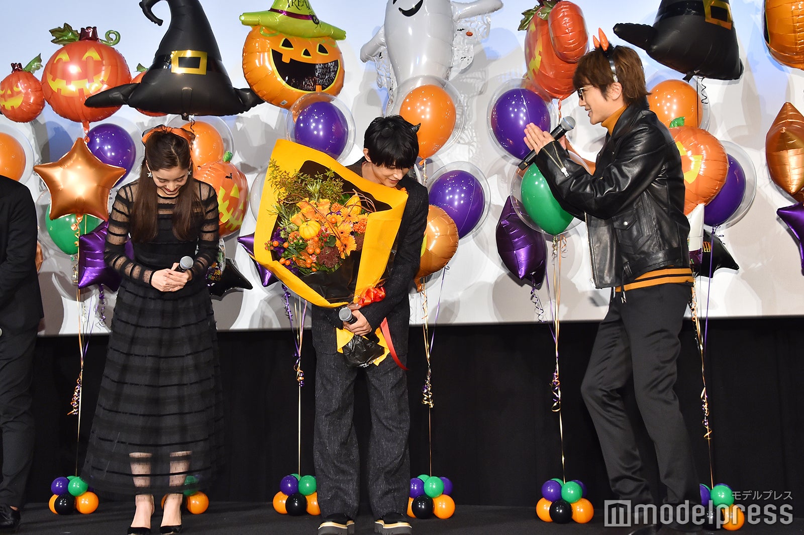 映画のヒットを祝福するNissy（右） （C）モデルプレス