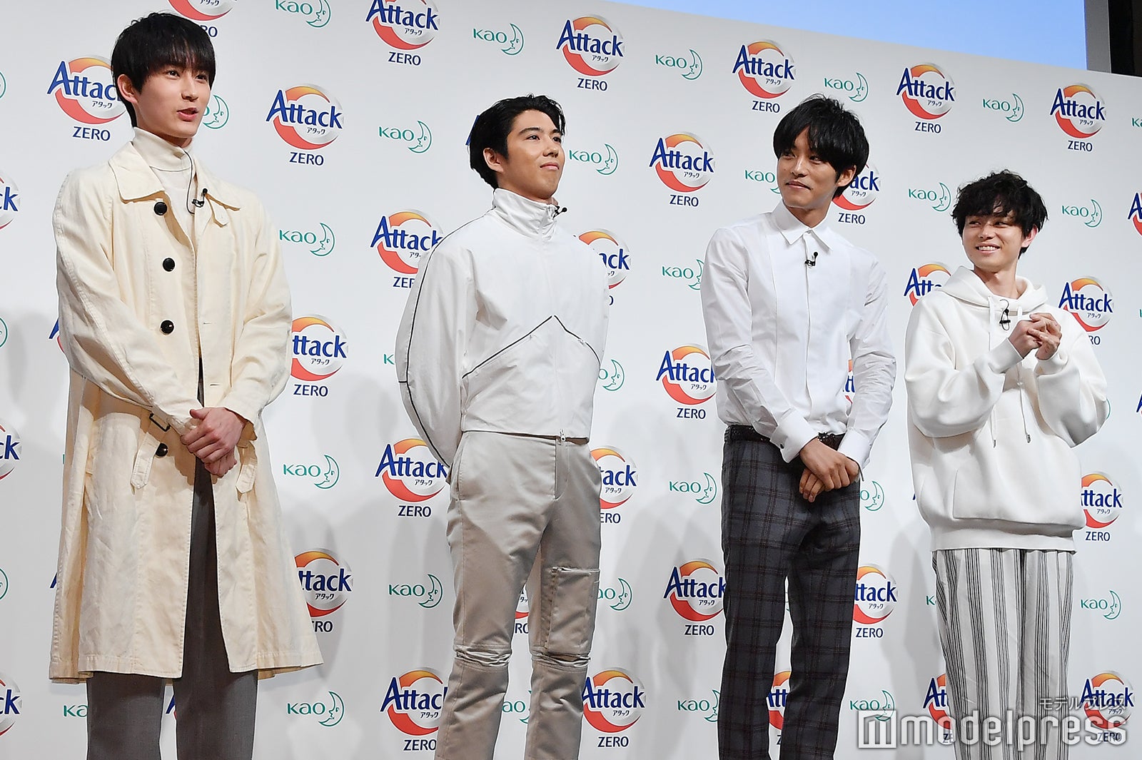 杉野遥亮が話し出すと、つい何かを期待してしまう松坂桃李と菅田将暉（右）（C）モデルプレス