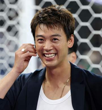 「まだ現地w」「バリかっこよ、格が違う」「デカすぎんか」W杯中継のトップ俳優 ダラス生出演でネット沸く、朝7時に「テンションおかしいw」