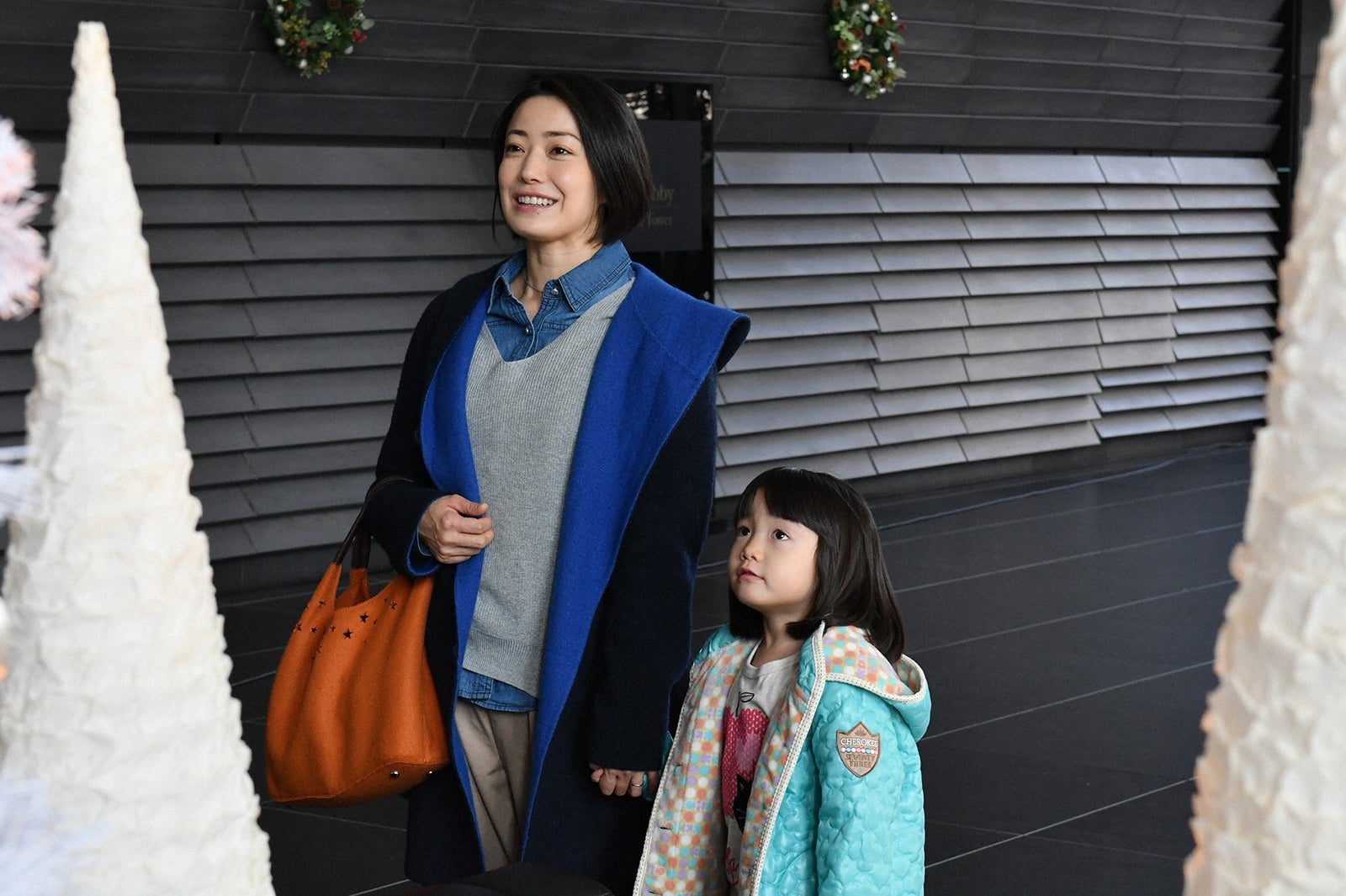 菅野美穂、稲垣来泉／「砂の塔～知りすぎた隣人」第8話より（C）TBS