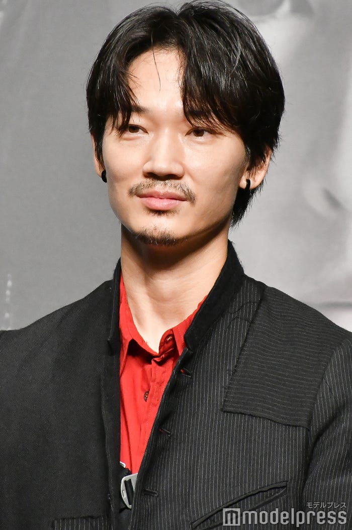 綾野剛(C)モデルプレス