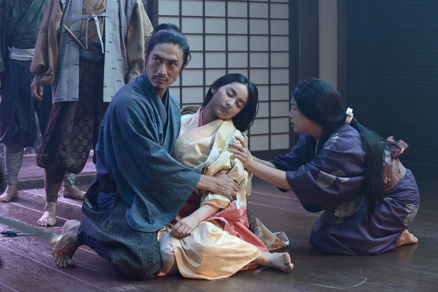 伊勢谷友介、平祐奈（C）2017映画「忍びの国」製作委員会