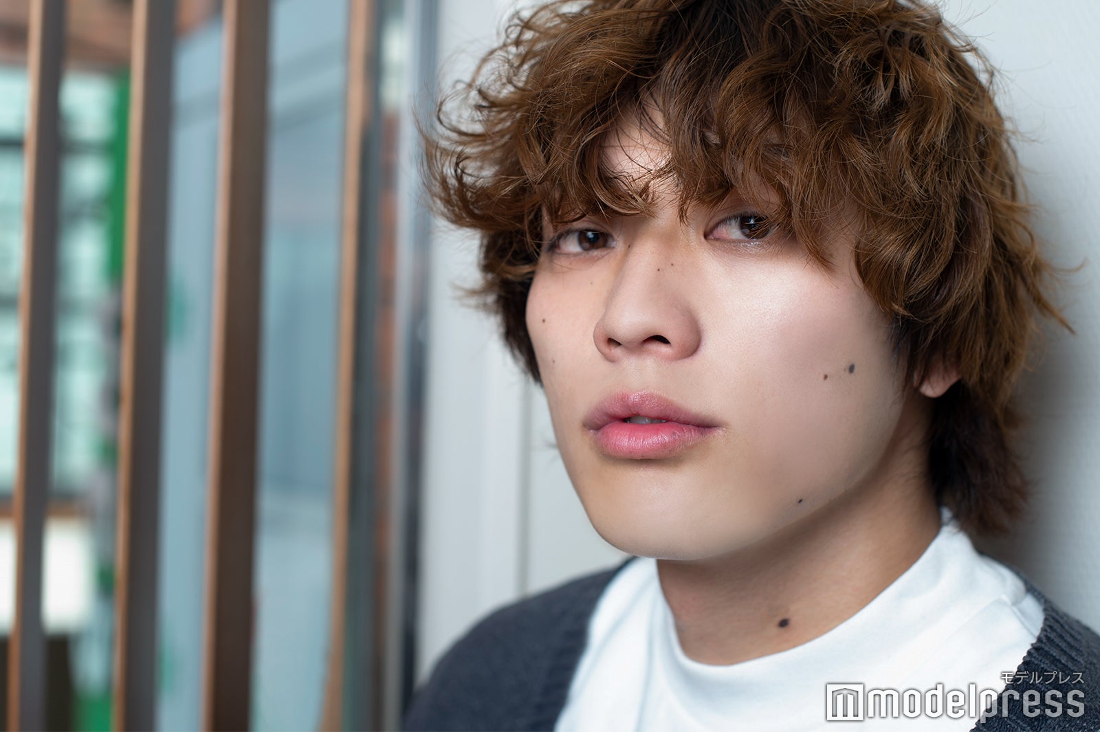 「ファイトソング」“クズキャラ”薫役で話題の東啓介、間宮祥太朗演じる“芦田”のような存在語る 舞台からドラマ進出で本音「壁がまだまだ立ちはだかっている」＜インタビュー＞