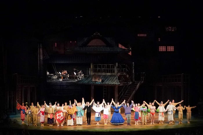 舞台「千と千尋の神隠し」カーテンコール(提供写真)