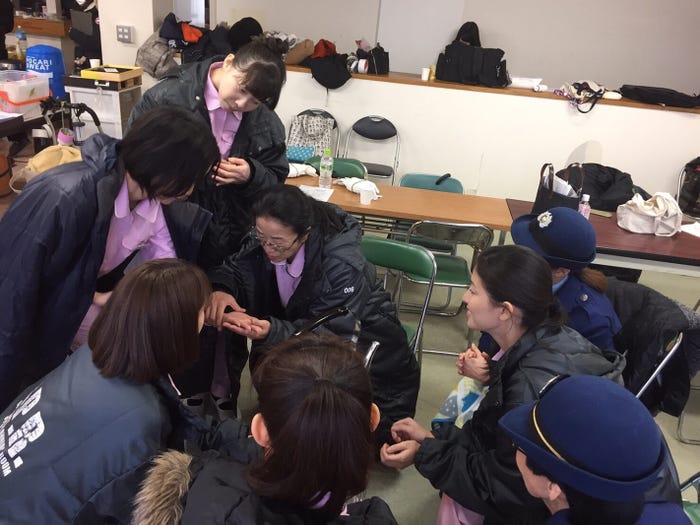 撮影現場でのオフショット(C)モデルプレス