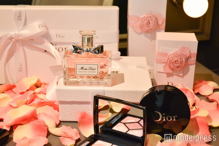 (C)モデルプレス