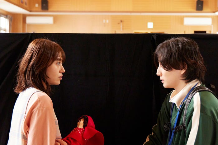 田辺桃子、京本大我(C)カンテレ