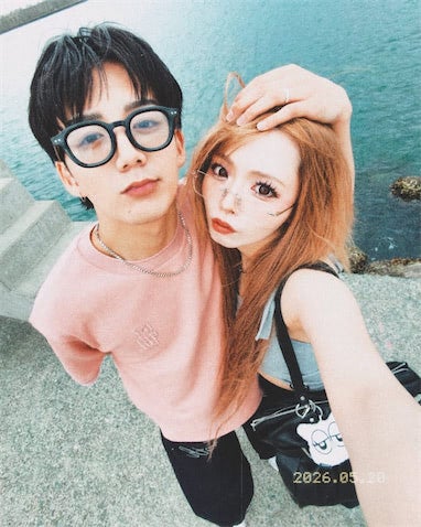 ゆうちゃみの妹・ゆい小池、恋人と"4年記念日"報告で密着2ショット「まいにちたのしいありがとお」