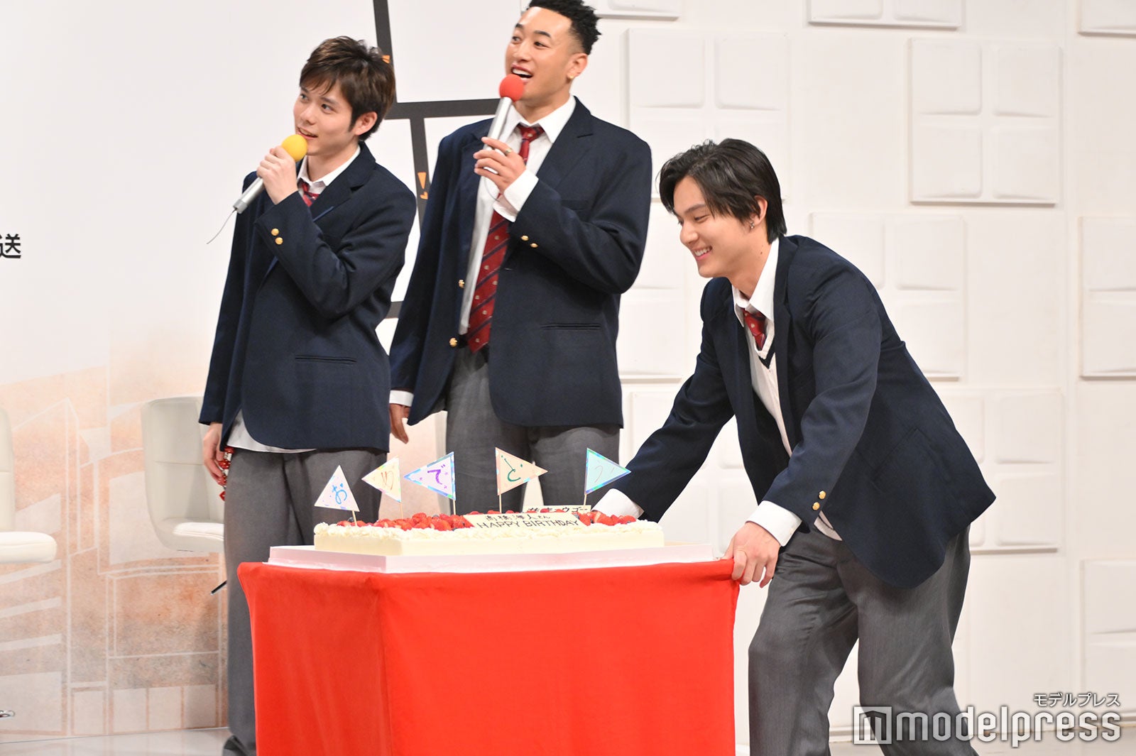 細田佳央太、関口メンディー、中川大志（C）モデルプレス